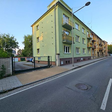 Apartman Opava S Parkovanim Exteriér fotografie