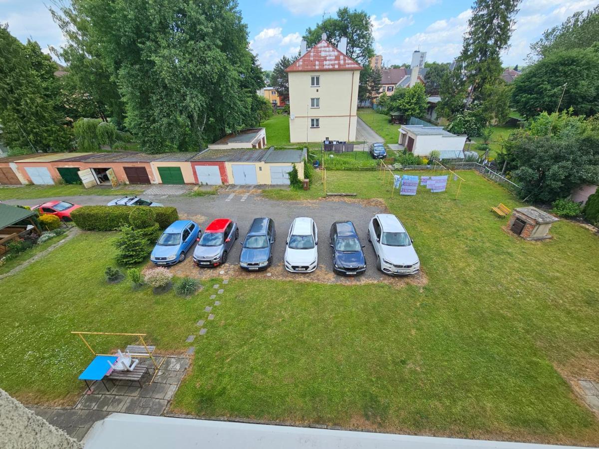 Apartman Opava S Parkovanim Exteriér fotografie