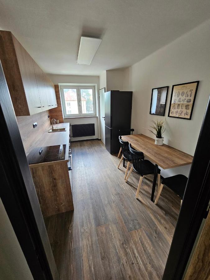Apartman Opava S Parkovanim Exteriér fotografie